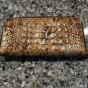 EUC.    Brahmin Skyler Croc Embossed leather wallet/wristlet